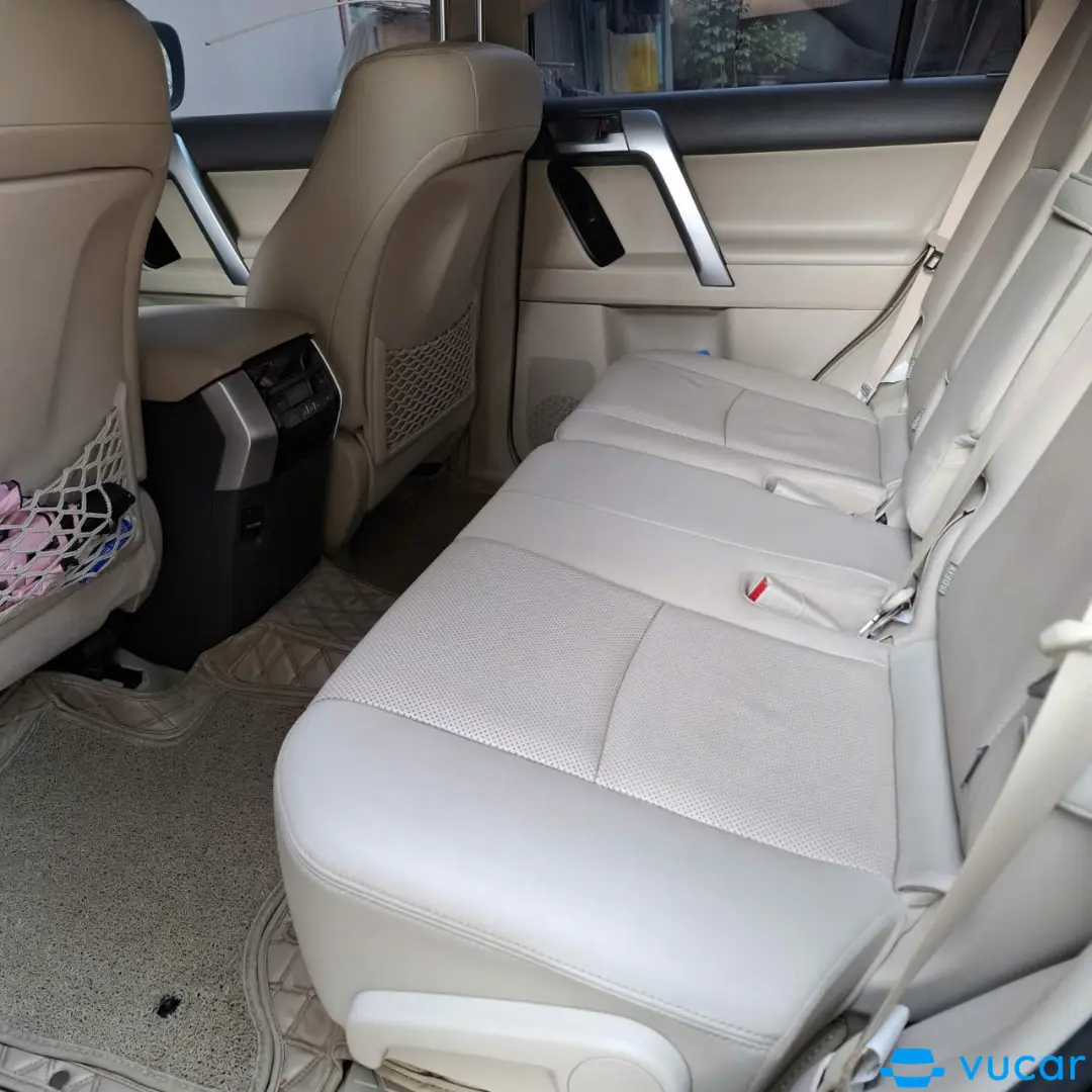 Toyota Land Cruiser Prado 2019 - Nội thất 15