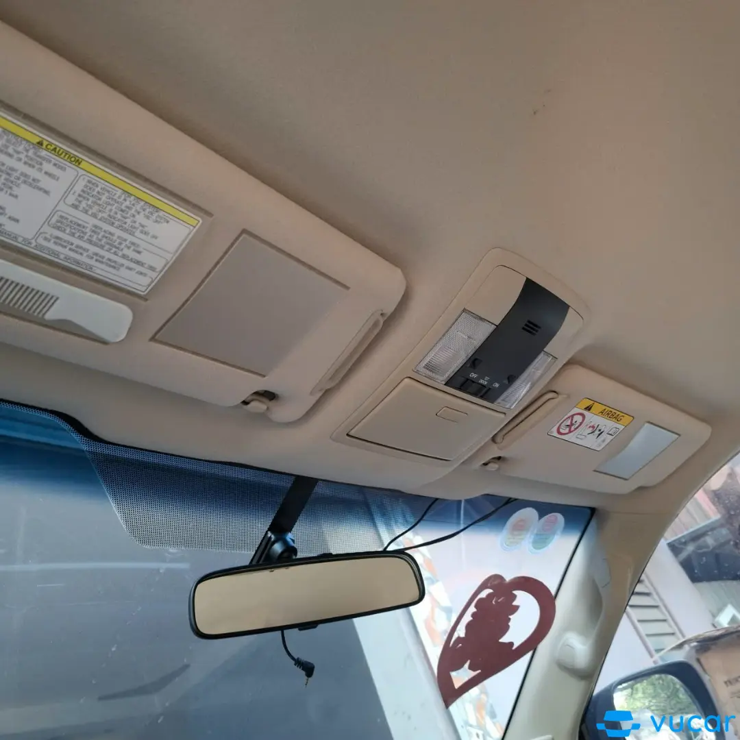 Toyota Land Cruiser Prado 2019 - Nội thất 9
