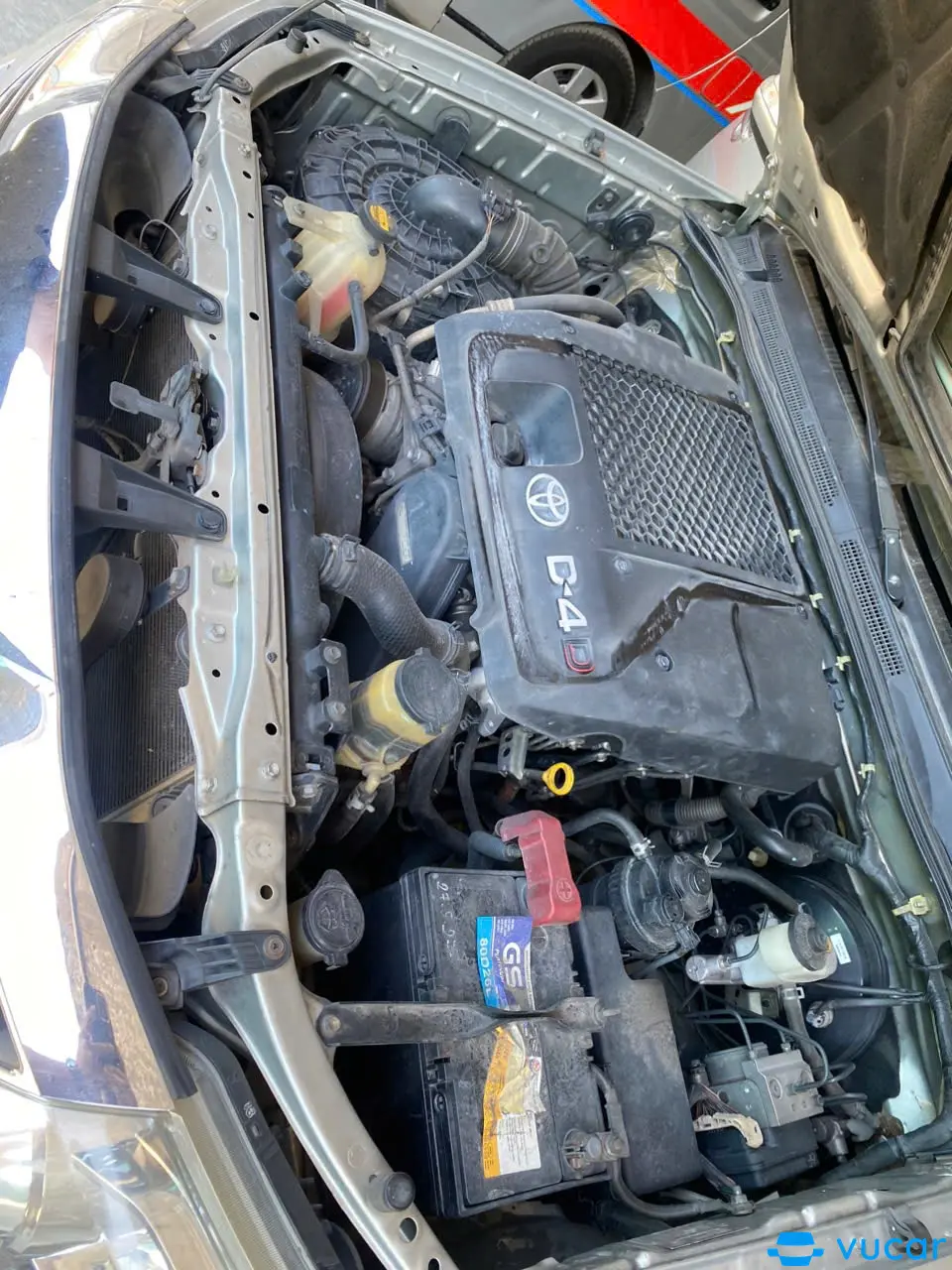 Toyota Fortuner 2013 2.5G - Khoang động cơ 1