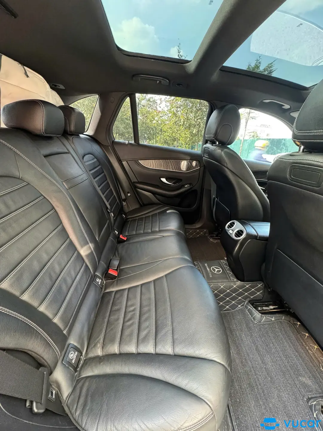 Mercedes Glc 300 4Matic 2018 - Nội thất 1