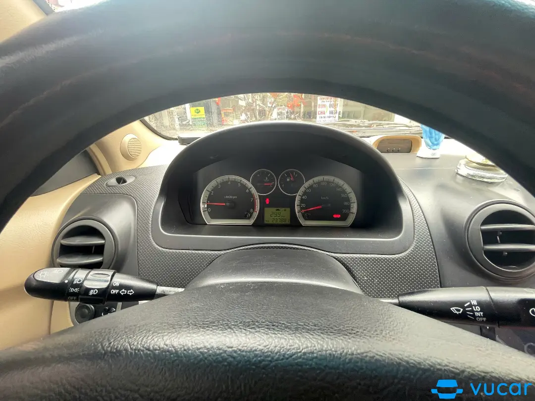 Chovolet aveo 2015 - Nội thất 2