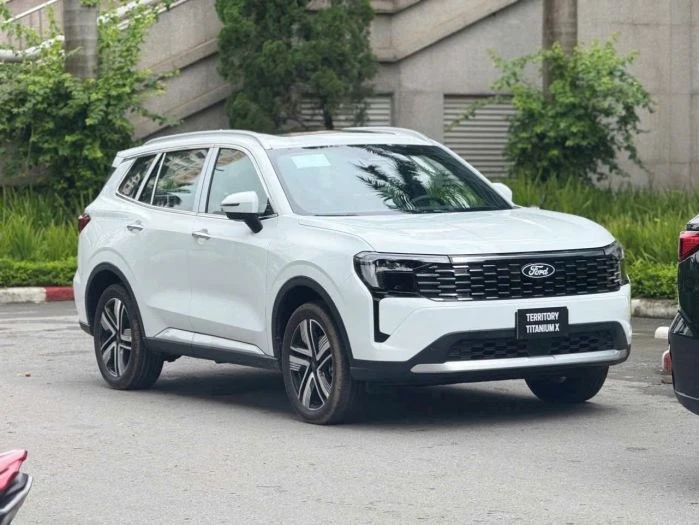 Ảnh xe Ford Territory TITANIUM X 2026