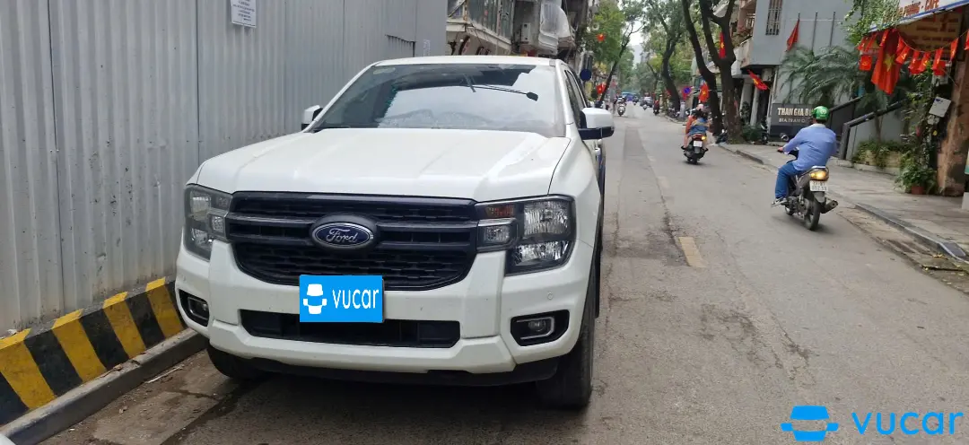 Ảnh xe Ford Ranger XLS 2.0L 4x2 AT 2022