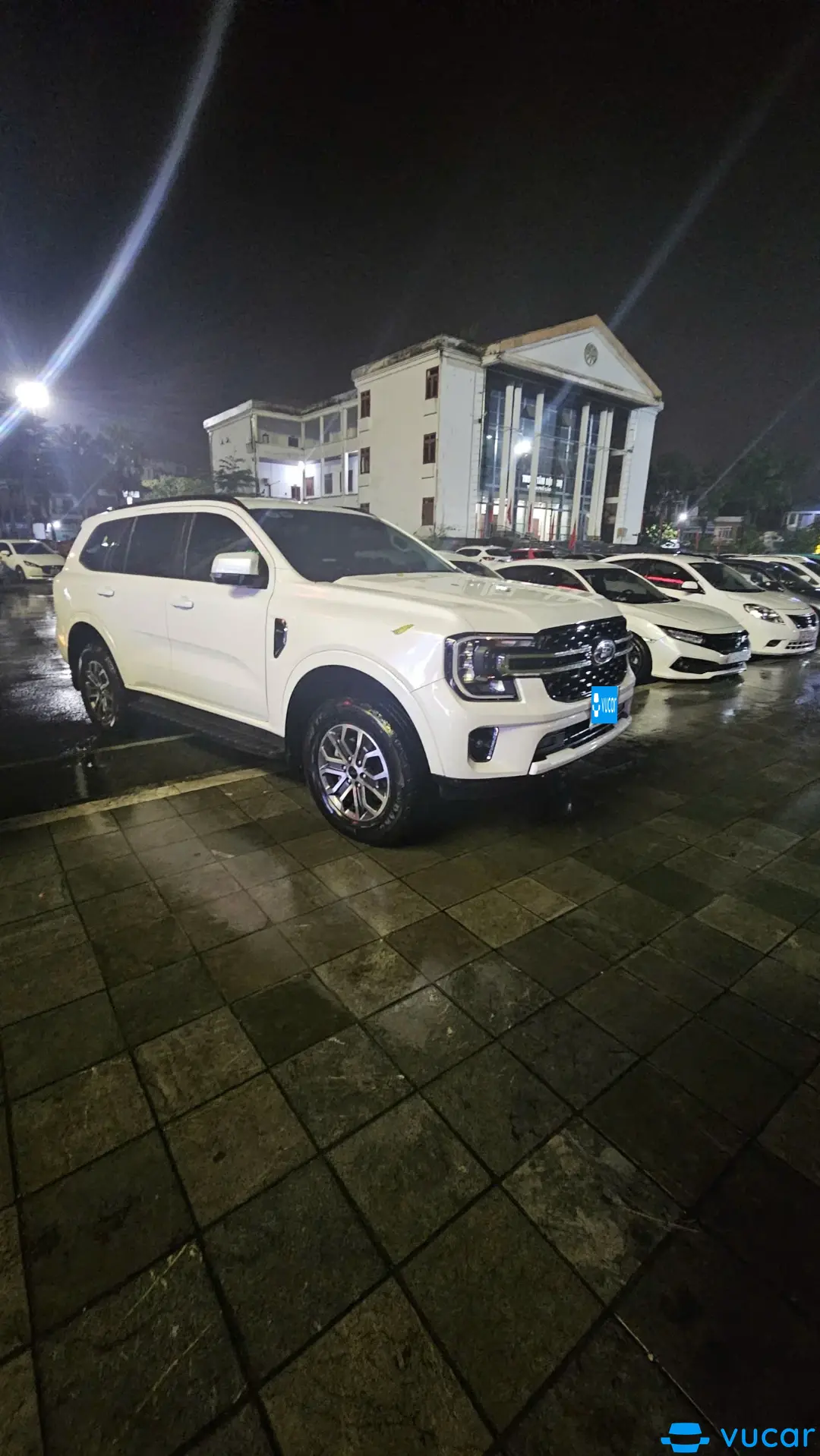 Ford Everest Ambiente 2.0L 4x2 AT 2023 - Ngoại thất 3