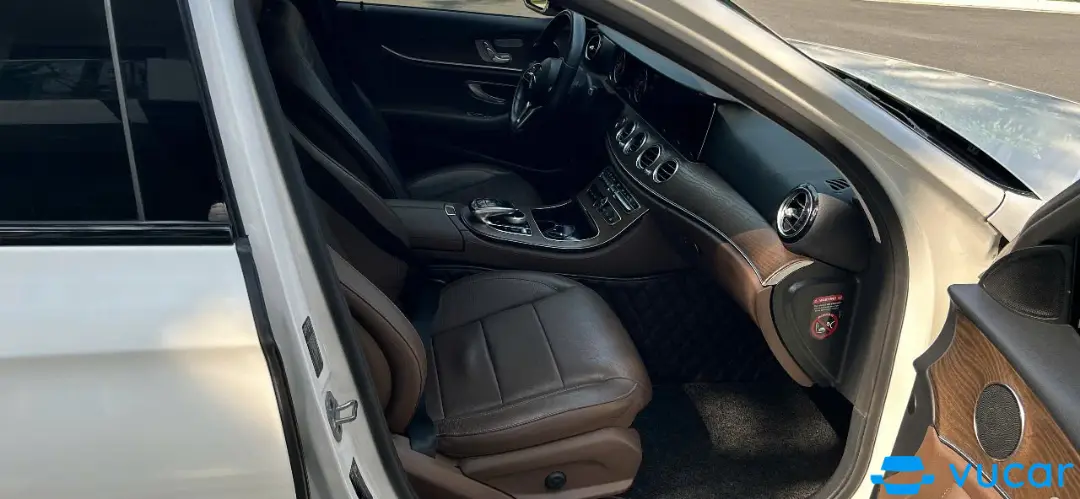 Mercedes E class 2019 E200  - Nội thất 7