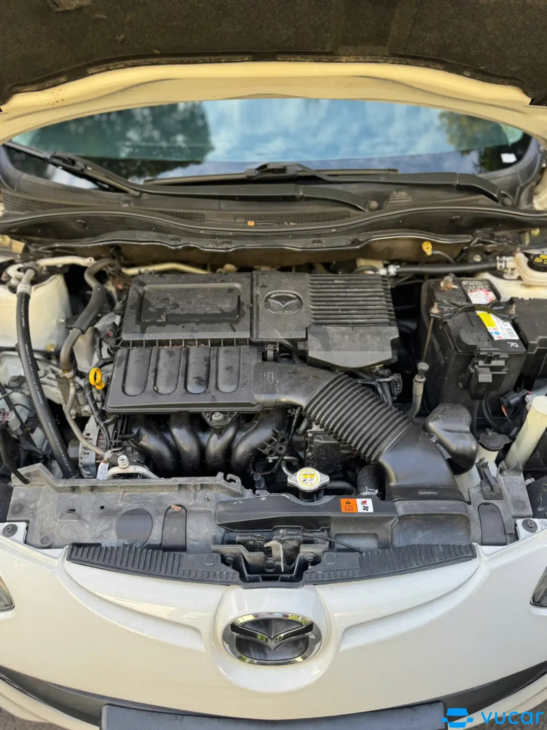 Mazda 2 S 2014 - Khoang động cơ 3