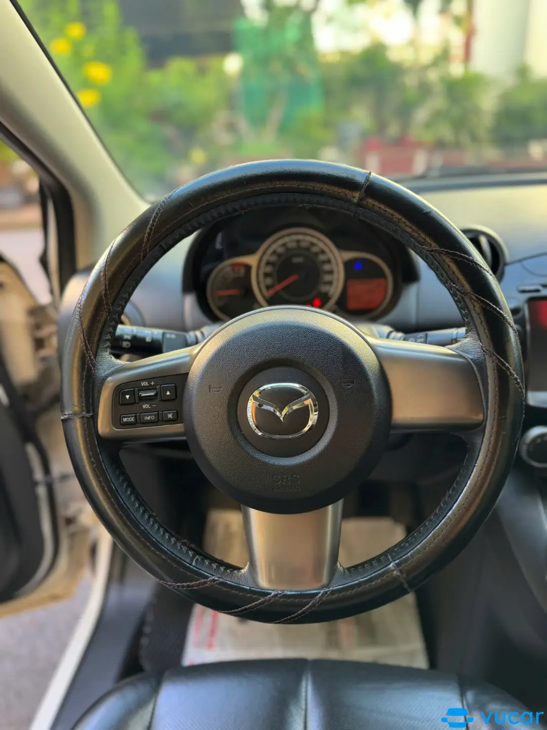 Mazda 2 S 2014 - Nội thất 5