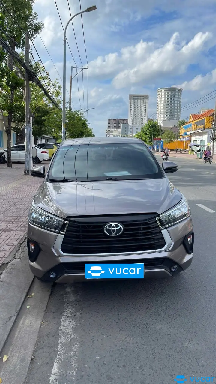 Innova 2021 màu nâu - Ngoại thất 2