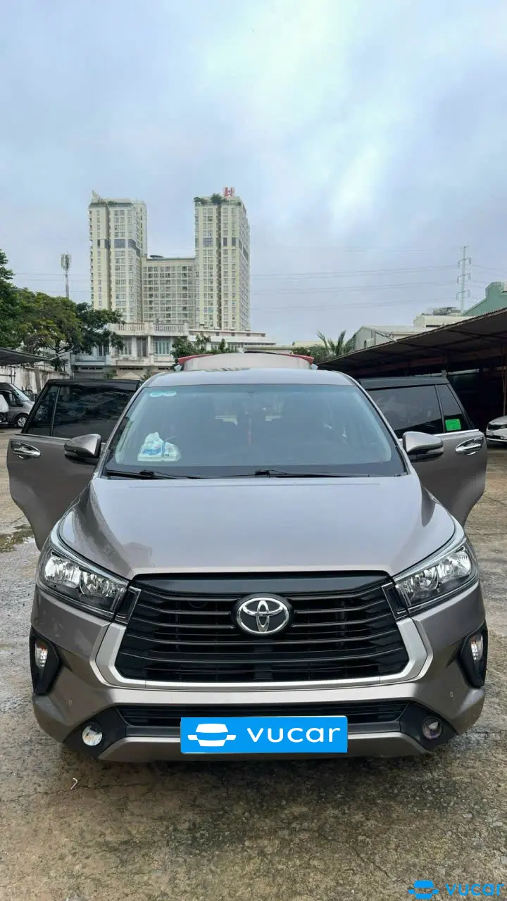 Innova 2021 màu nâu - Ngoại thất 4