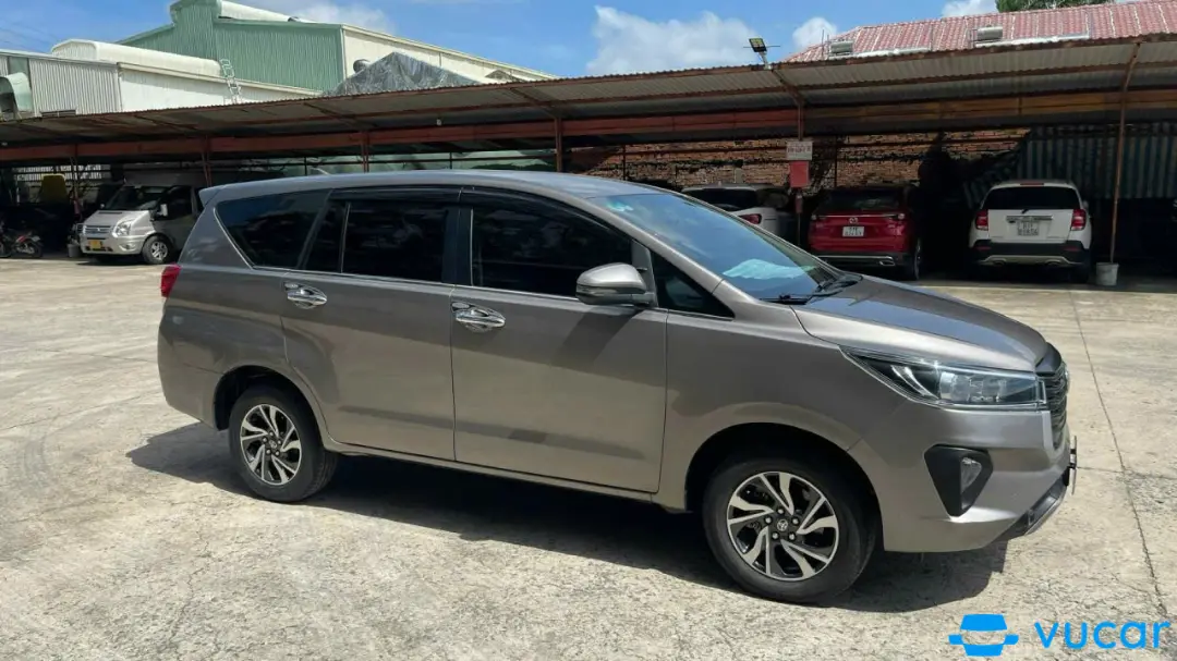 Innova 2021 màu nâu - Ngoại thất 8