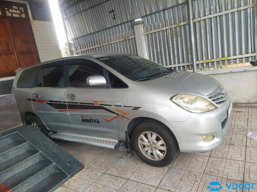 Ảnh xe Toyota Innova G 2011