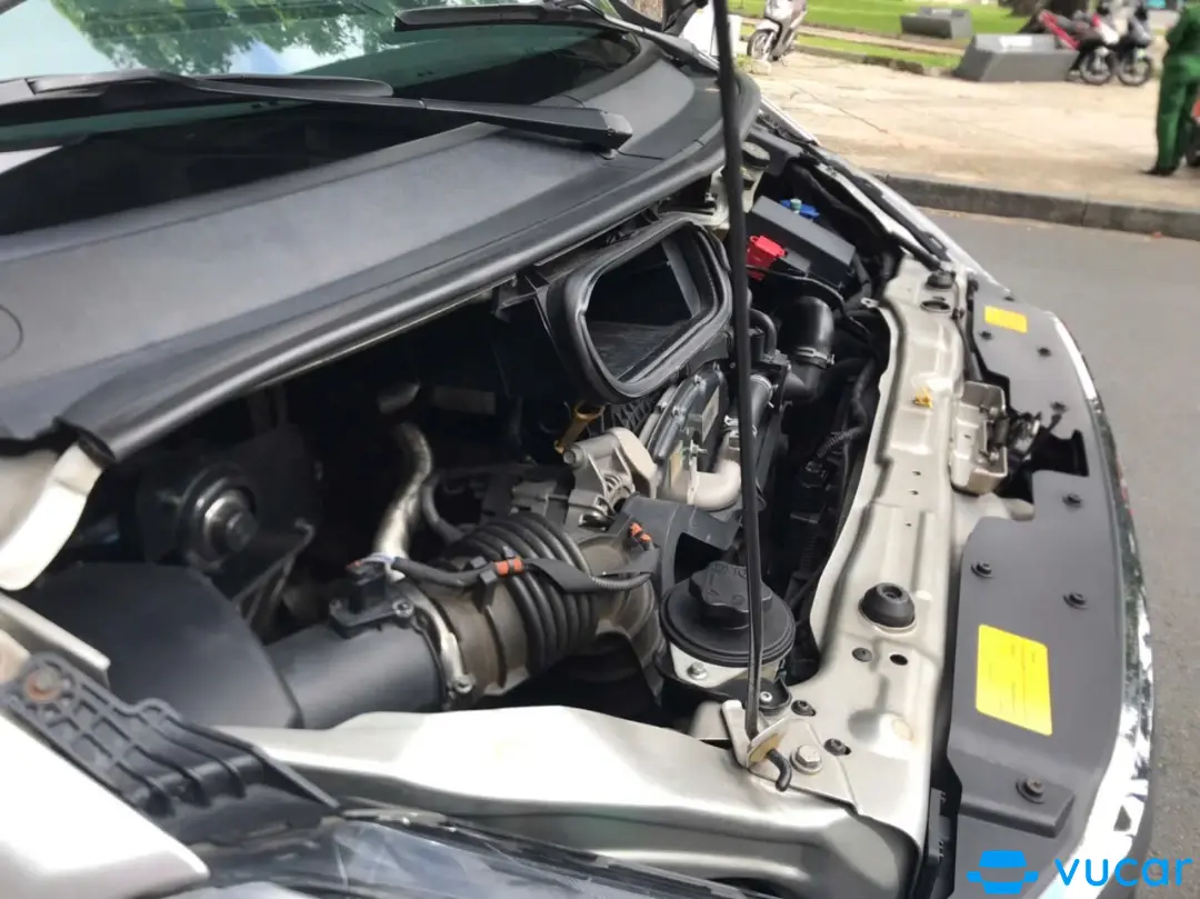 Ford Transit 16c 2022 - Khoang động cơ 2