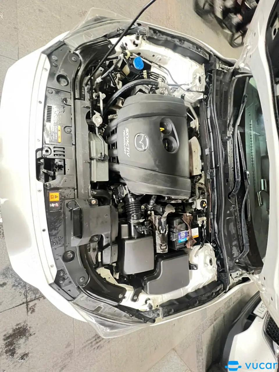 mazda 3 bản 2.0 đời 2016 - Khoang động cơ 2