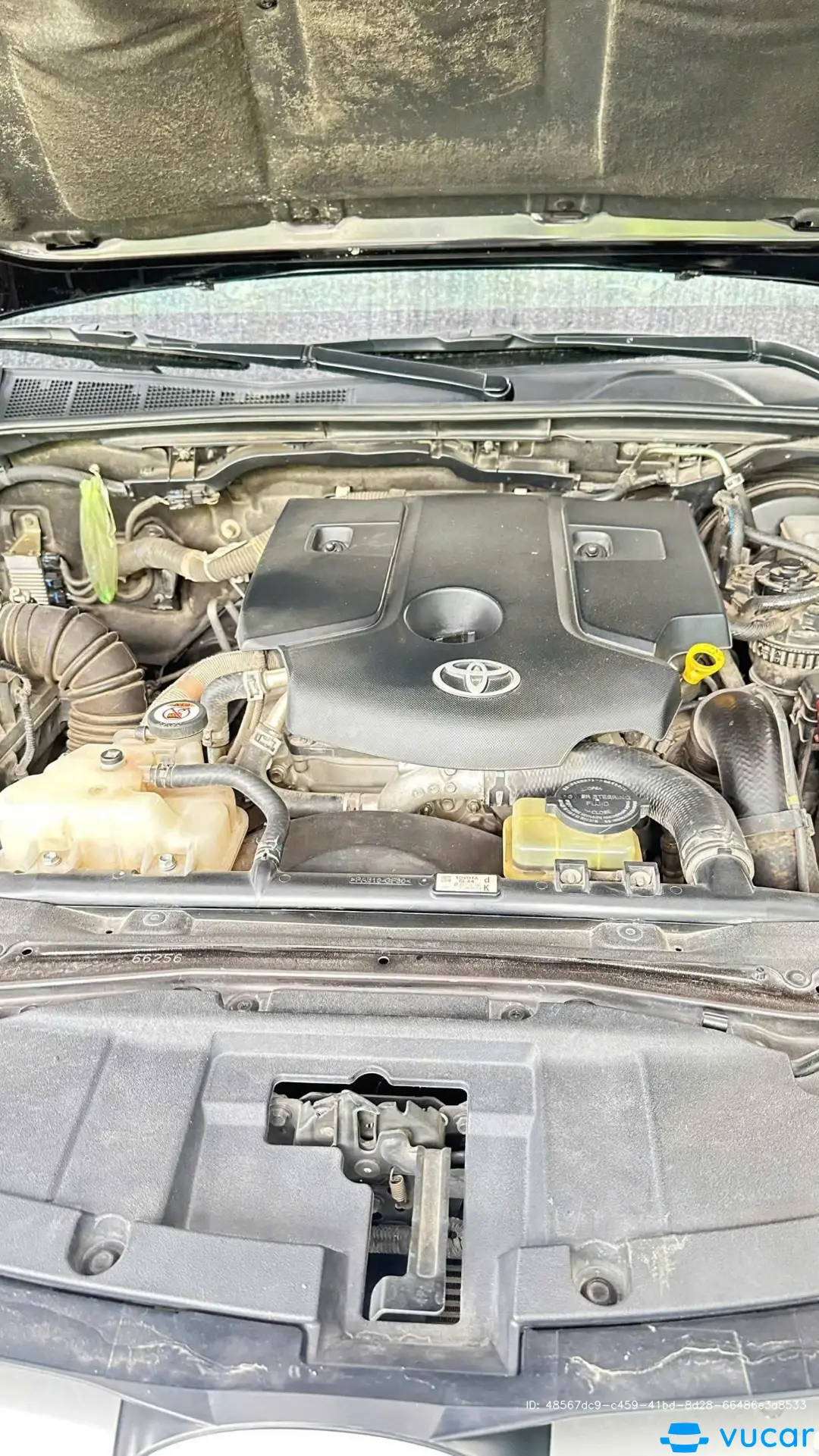Toyota Fortuner 2.4G 4x2 MT 2019 - Khoang động cơ 3