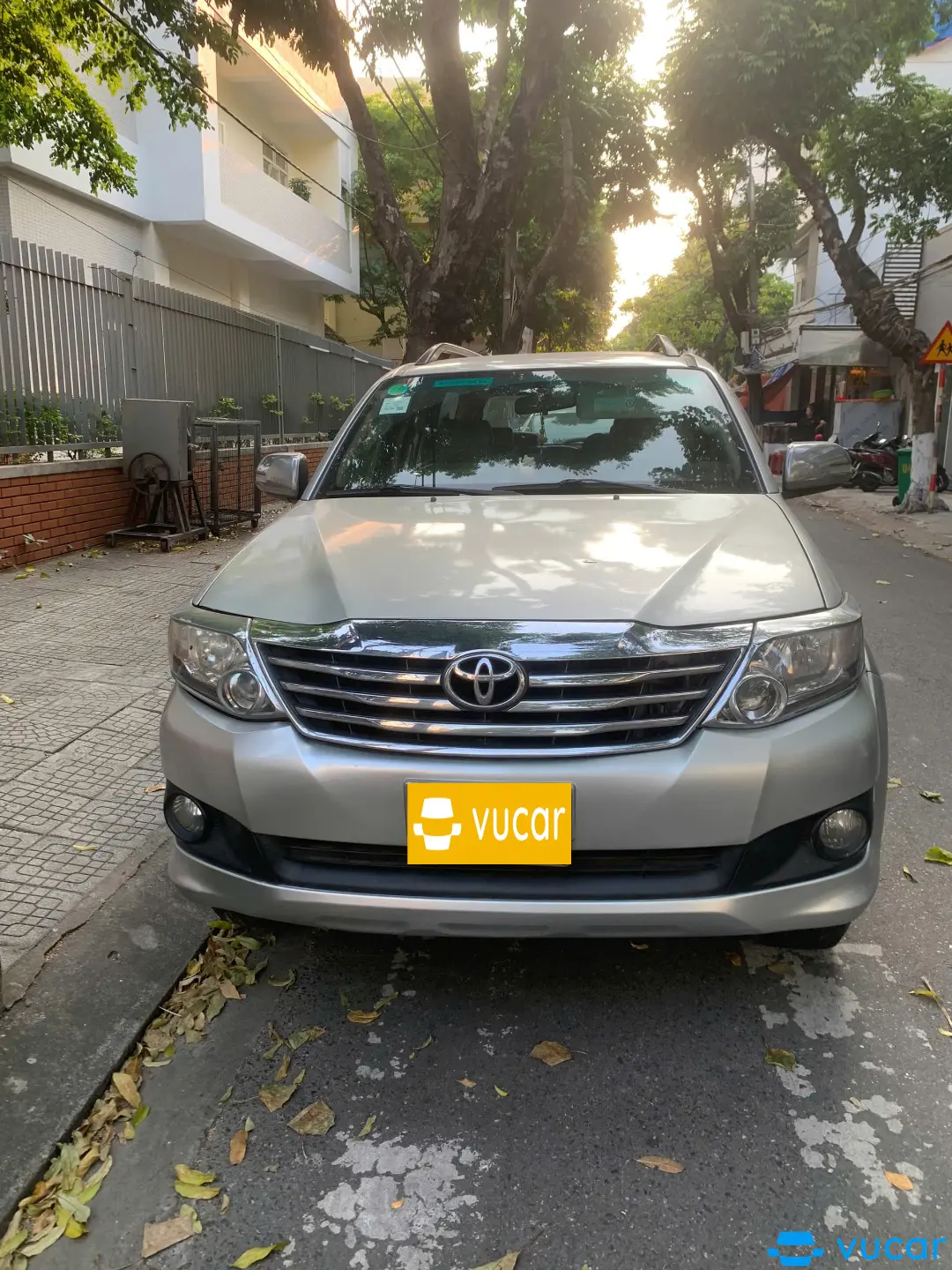 Ảnh xe Toyota Fortuner 2.7V 4x2 AT 2015