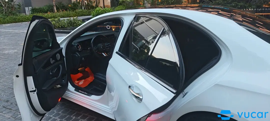 Mercedes E class E300 AMG 2024 - Nội thất 4