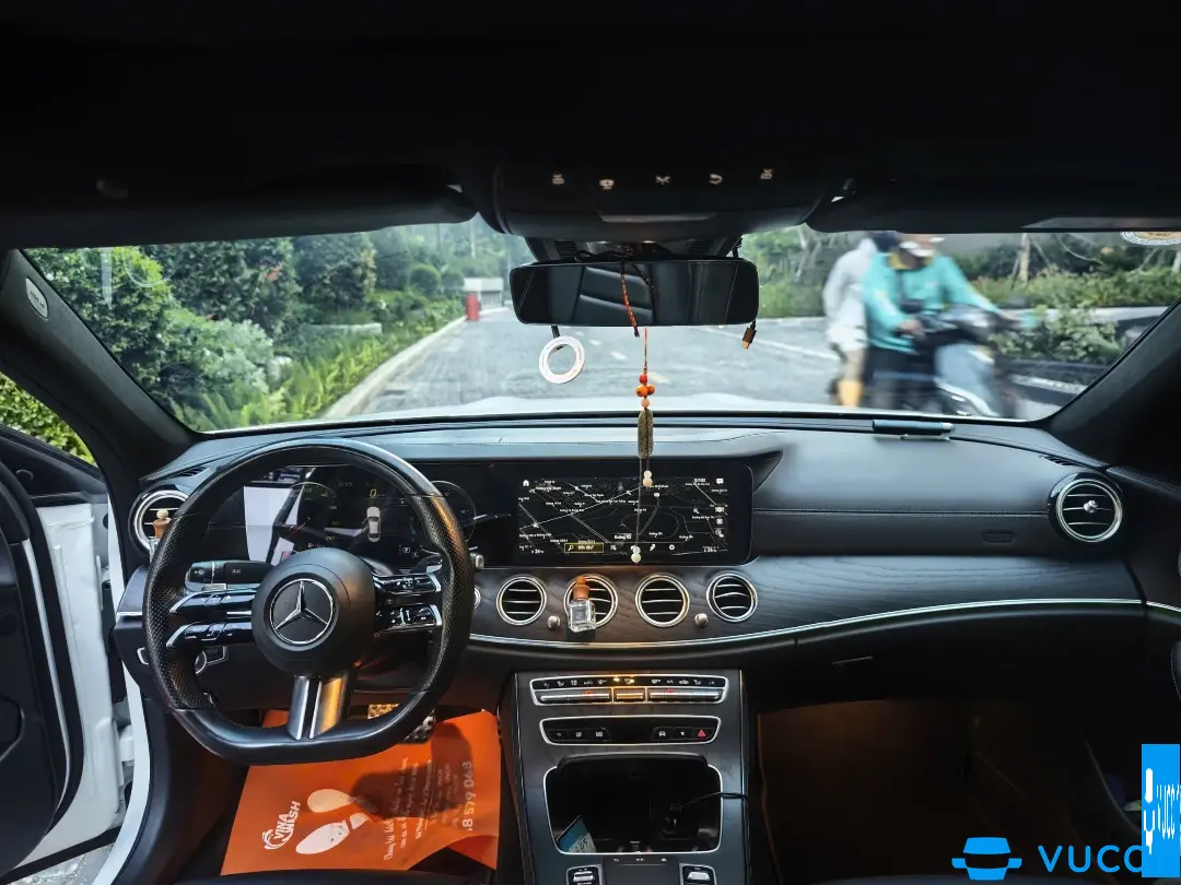 Mercedes E class E300 AMG 2024 - Nội thất 9