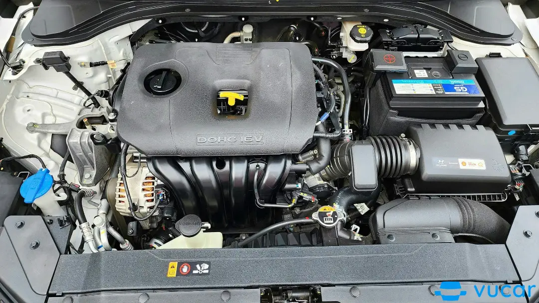 Hyundai Elantra 2.0 AT 2020 - Khoang động cơ 1