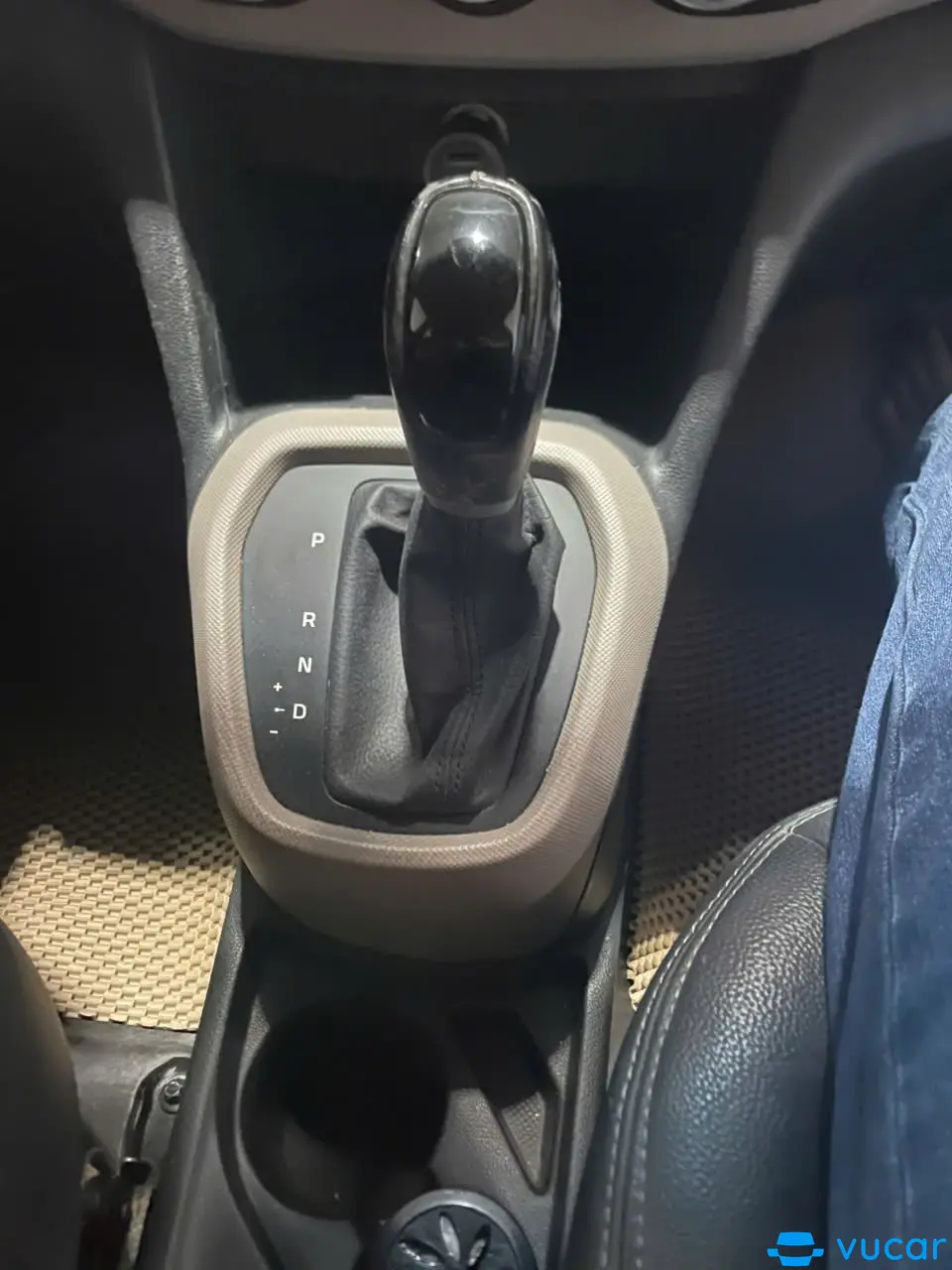 Hyundai I10 Grand 1.0 AT 2015 - Nội thất 8