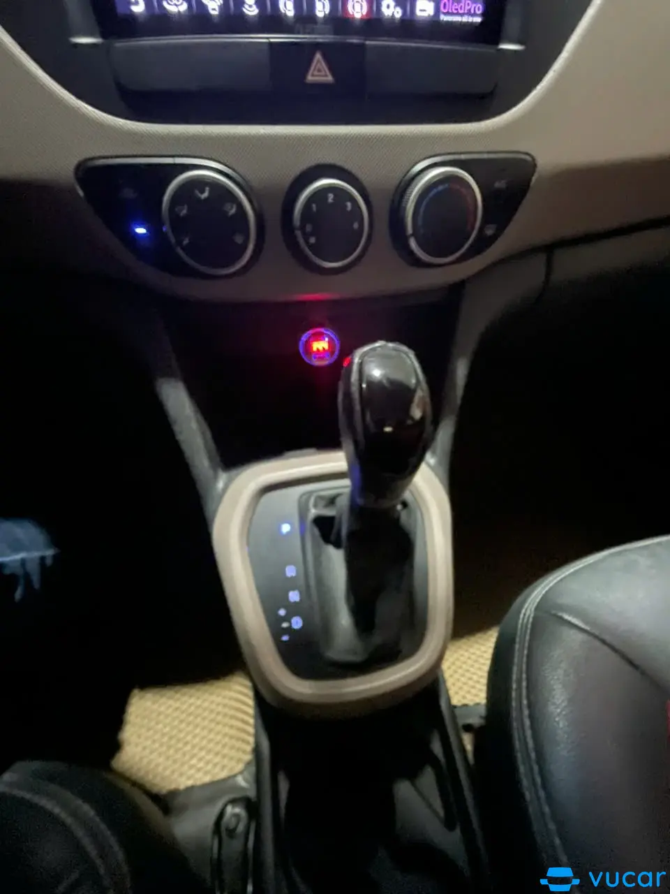 Hyundai I10 Grand 1.0 AT 2015 - Nội thất 2