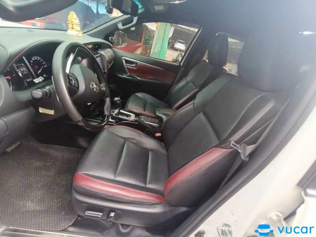 Toyota Fortuner 2022 - Nội thất 8