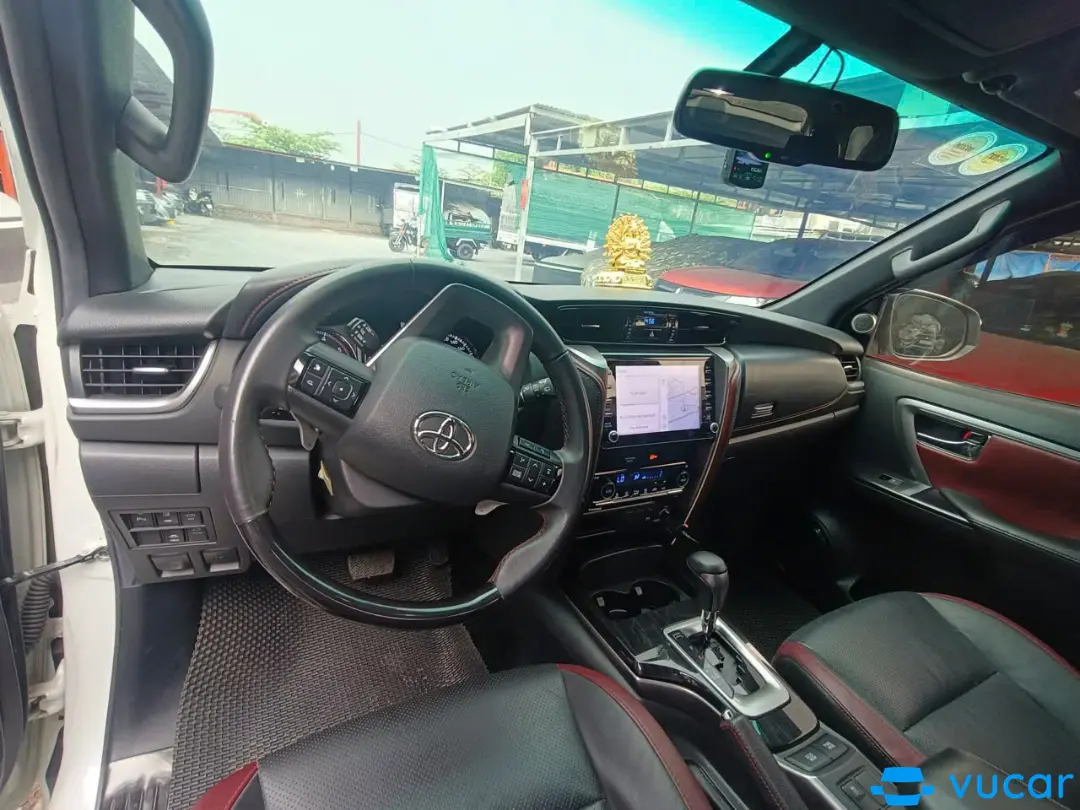 Toyota Fortuner 2022 - Nội thất 9