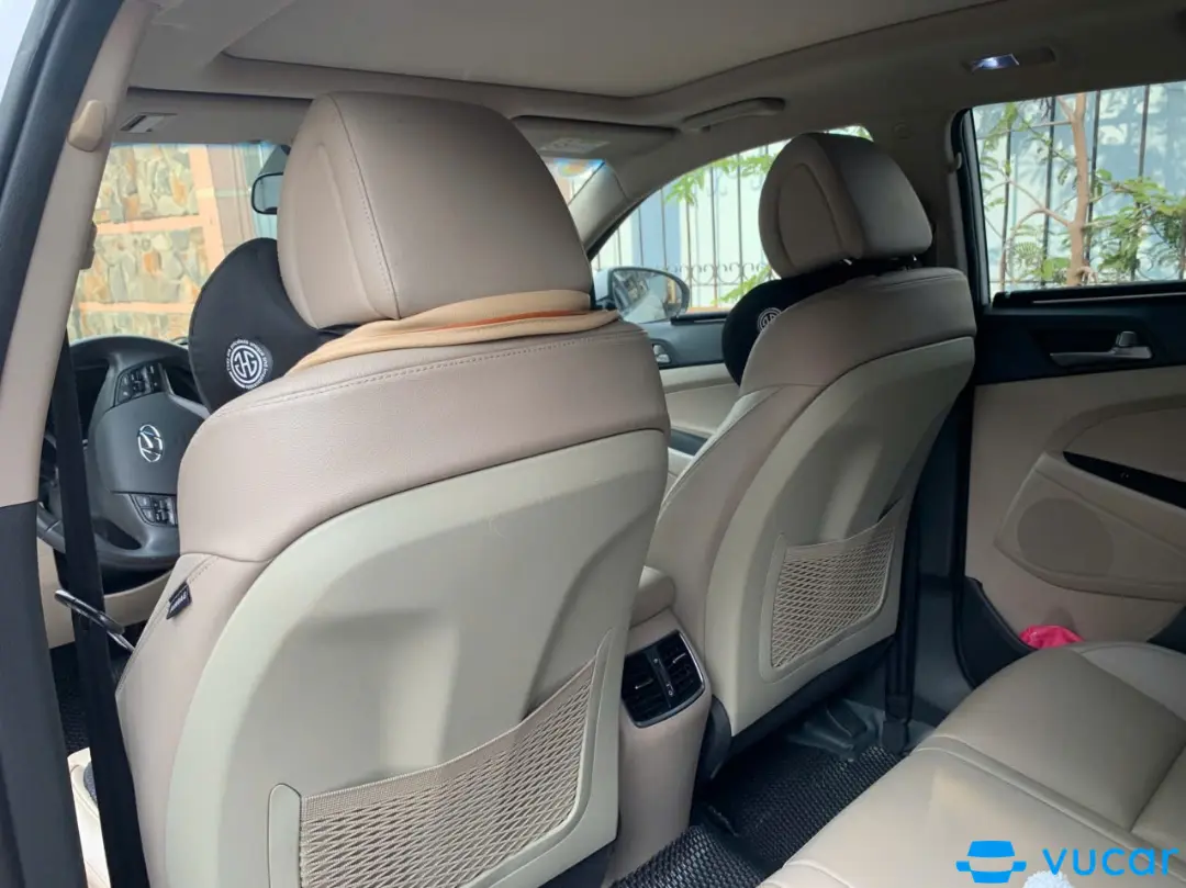 Hyundai Tucson 1.6 AT Turbo 2018 - Nội thất 10
