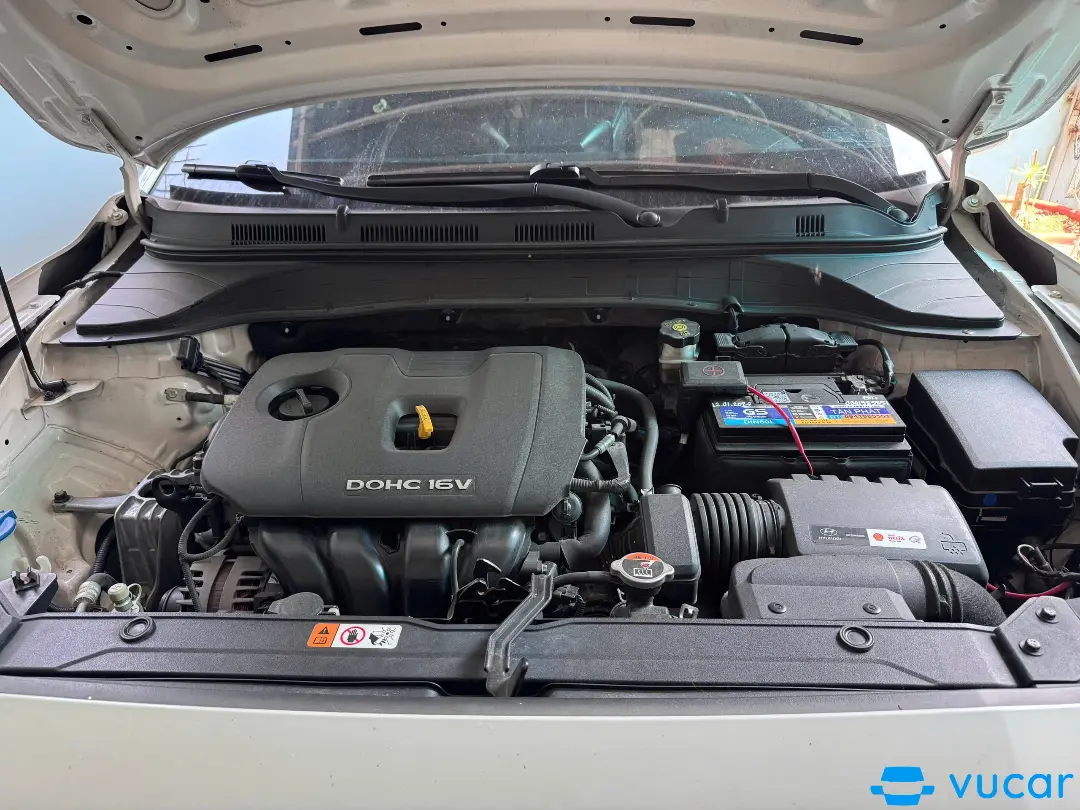 Ford Ranger XLS 2.2L 4x2 MT 2019 - Khoang động cơ 1