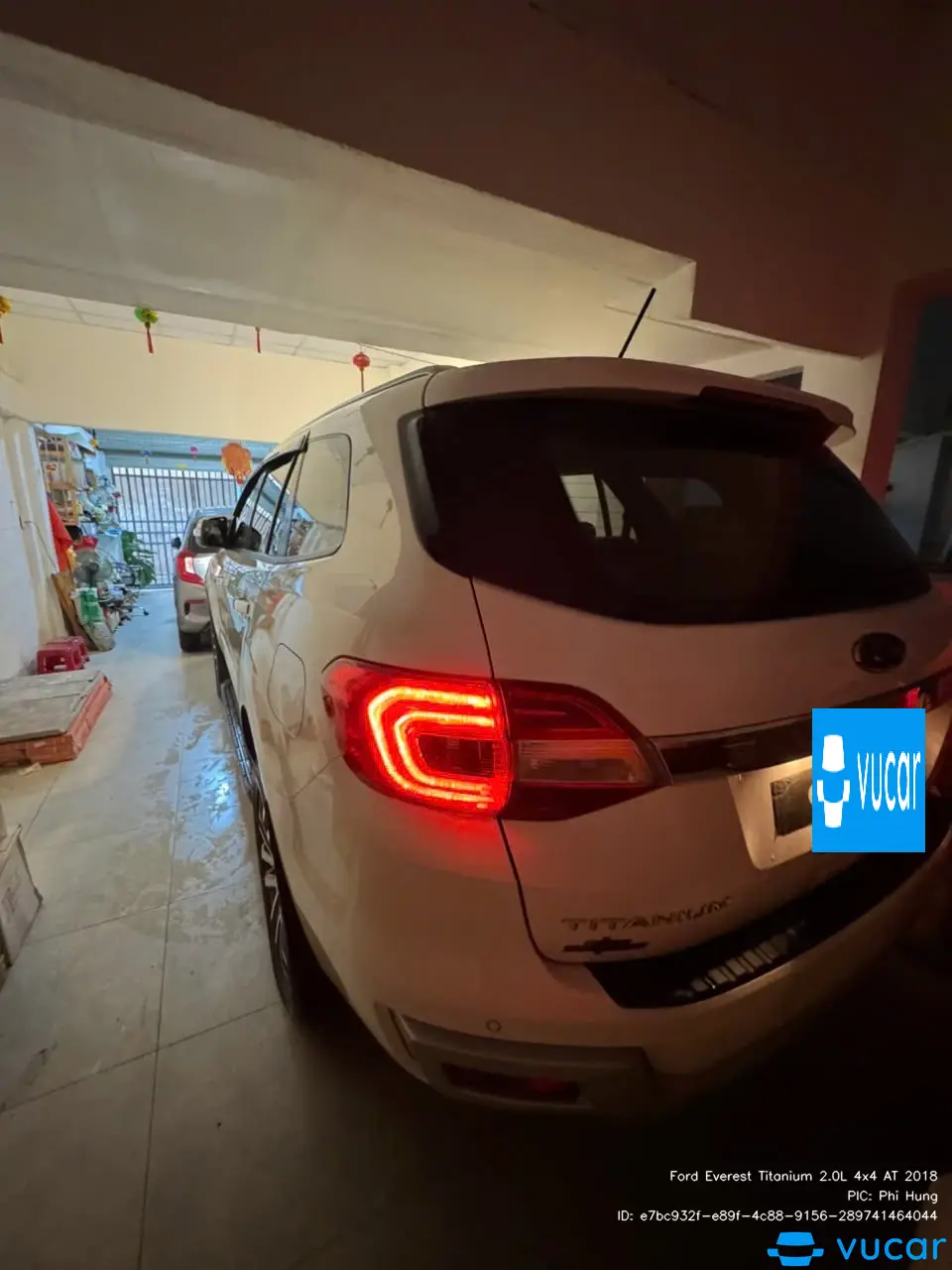 Ảnh xe Ford Everest Titanium 2.0L 4x4 AT 2018 - ảnh 3