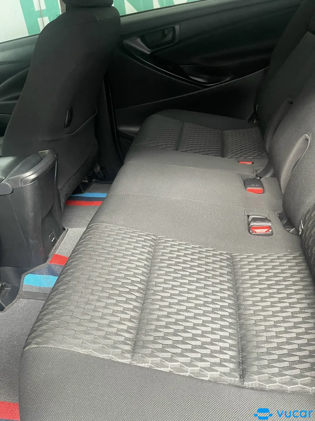 Toyota Innova 2.0E số sàn 2021 - Nội thất 5