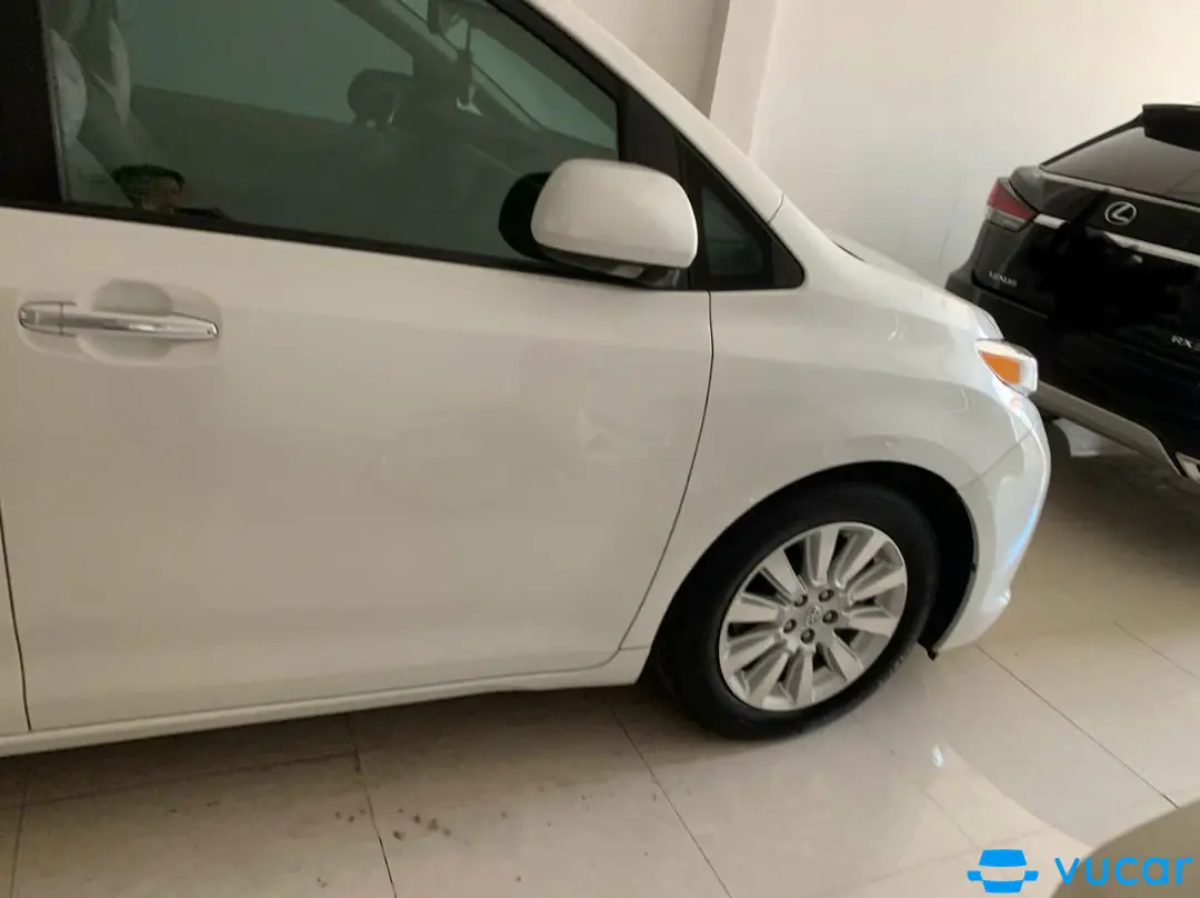 Toyota Sienna Limited 3.5 2010 - Ngoại thất 2