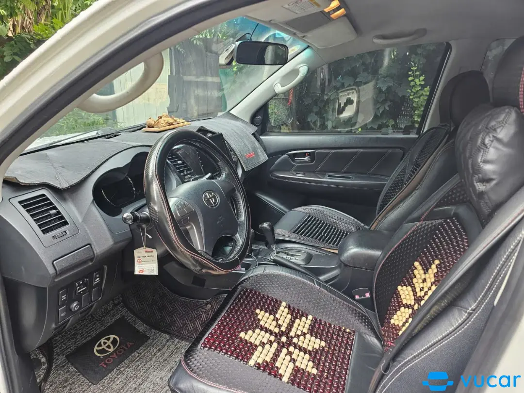 Toyota Fortuner TRD Sportivo 4x4 AT 2016 - Nội thất 2