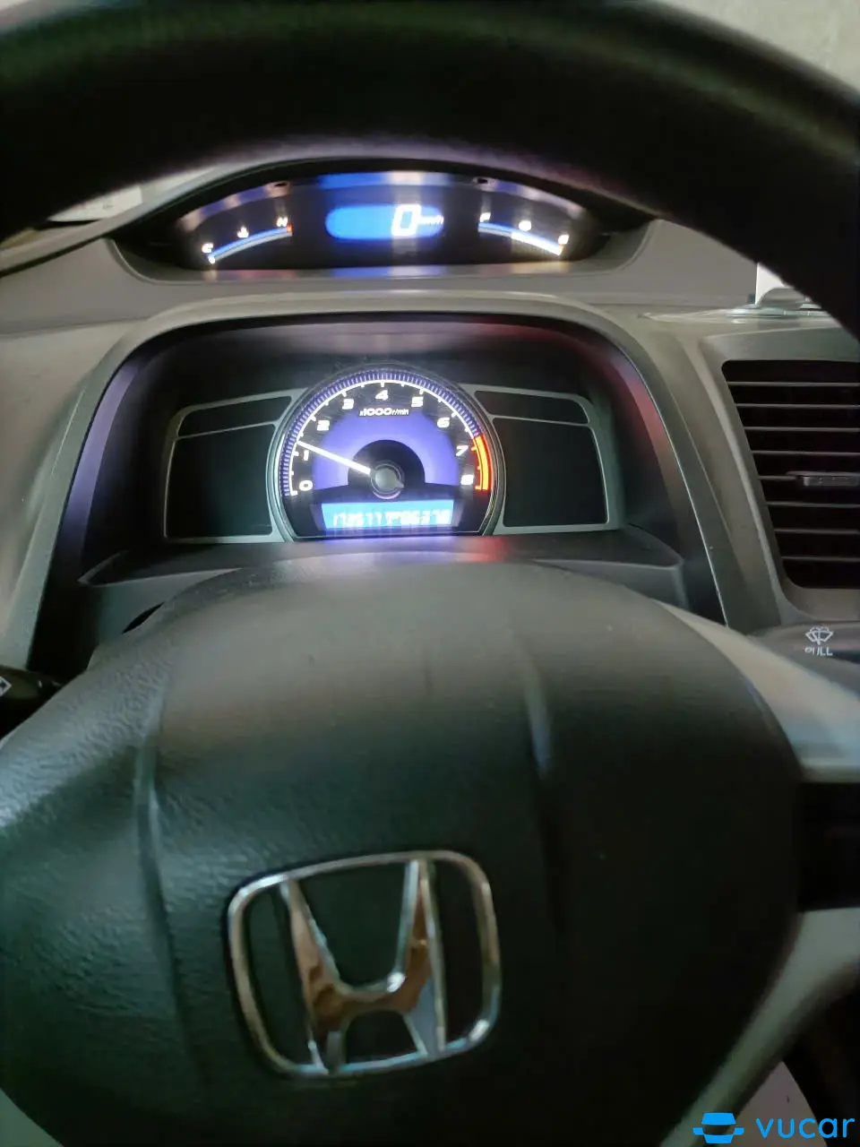 Honda Civic 1.8 mt 2009 - Nội thất 11