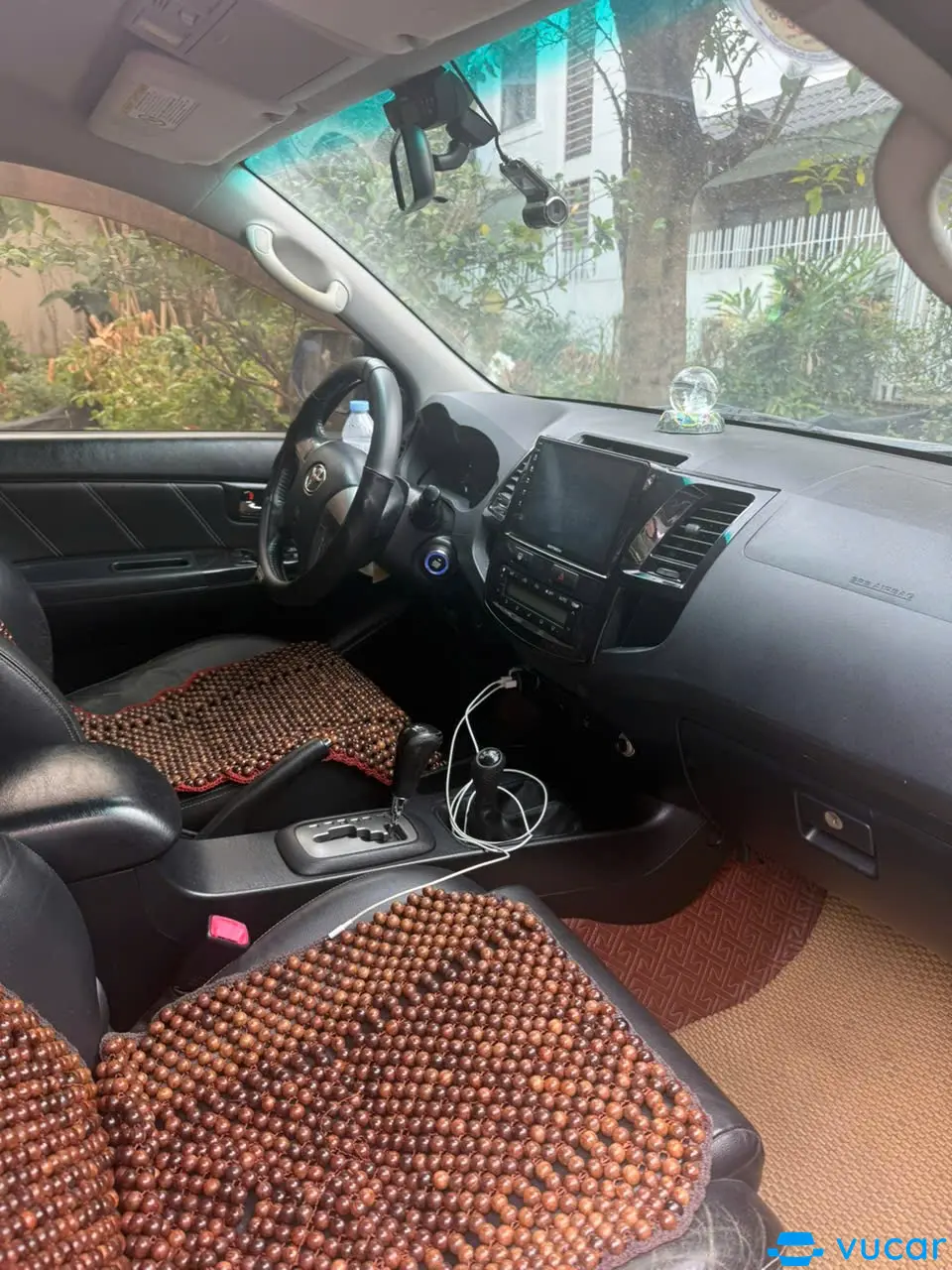 Toyota Fortuner 2.7V 4x4 AT 2015 - Nội thất 2
