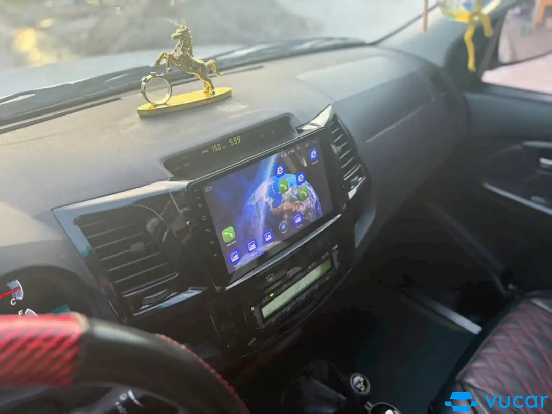 Toyota Fortuner 2.7V 4x4 AT 2016 - Nội thất 2