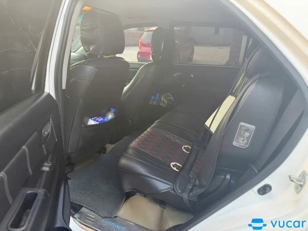 Toyota Fortuner 2.7V 4x4 AT 2016 - Nội thất 3