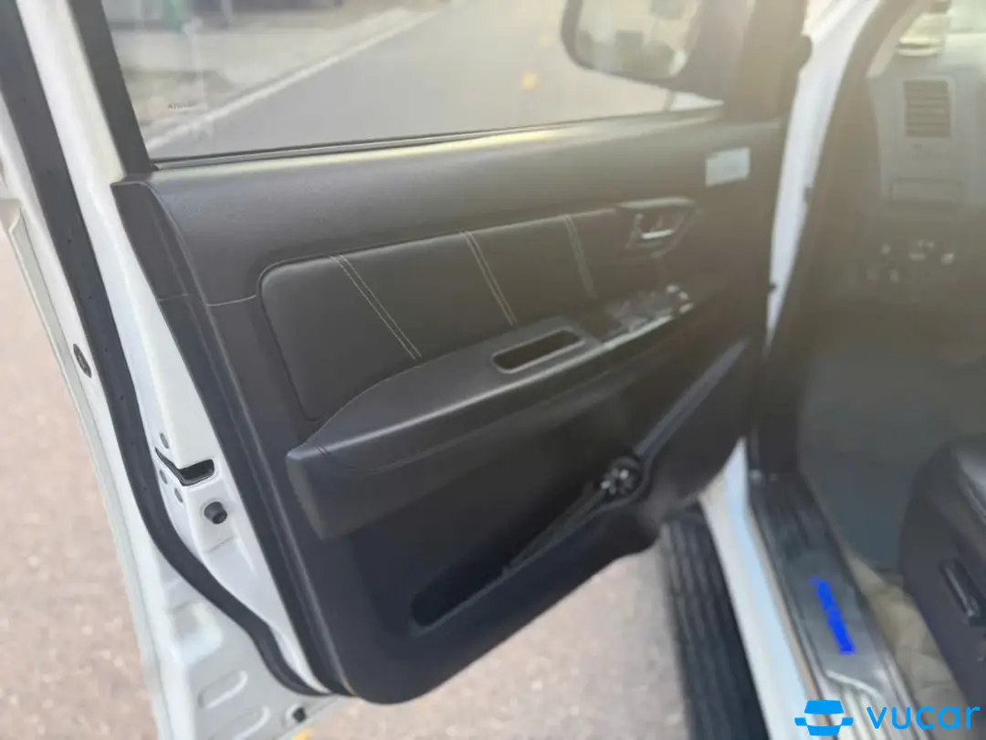 Toyota Fortuner 2.7V 4x4 AT 2016 - Nội thất 4