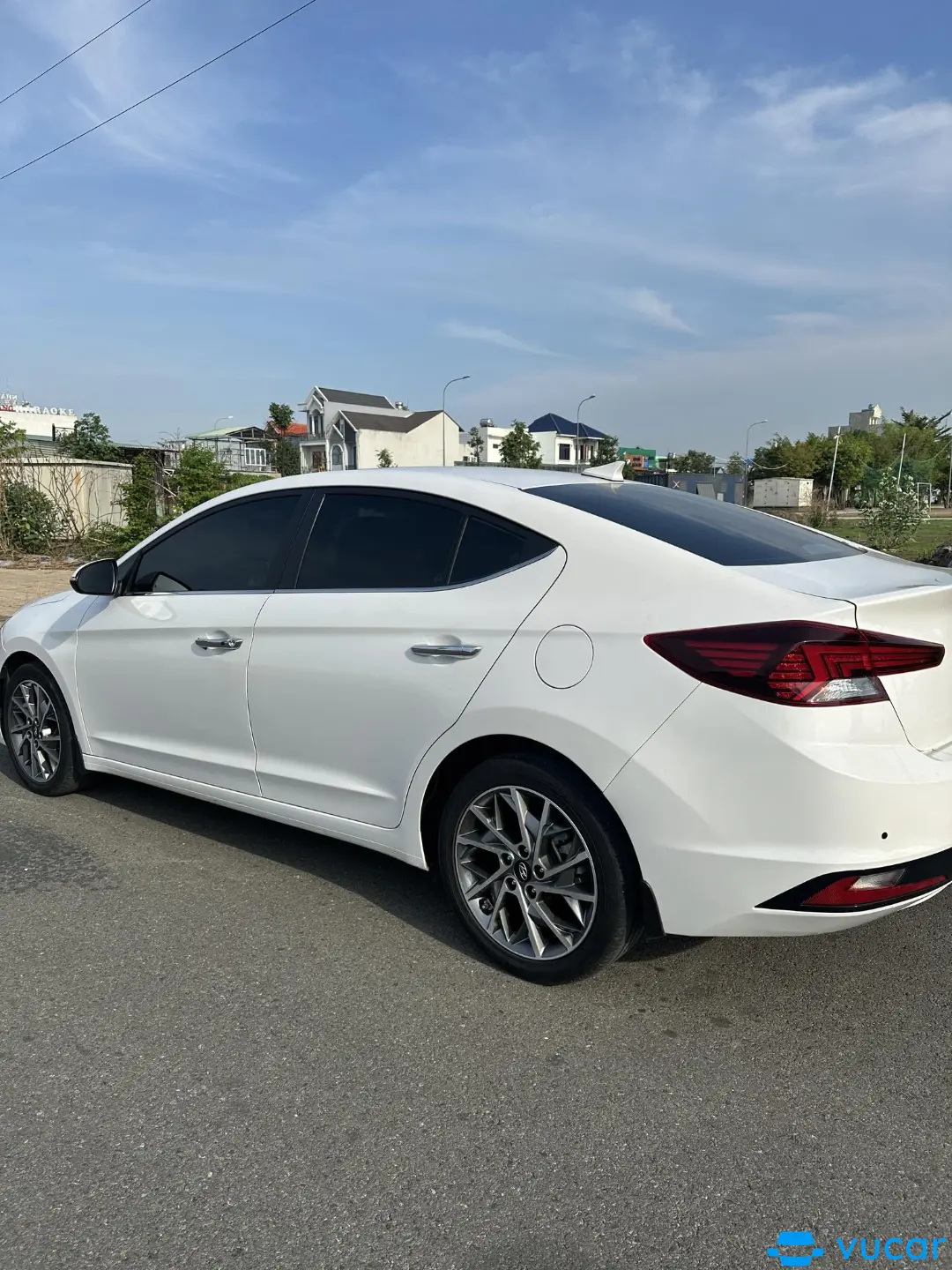 Ảnh xe Elantra form 2021 sản xuất 2022 màu trắng