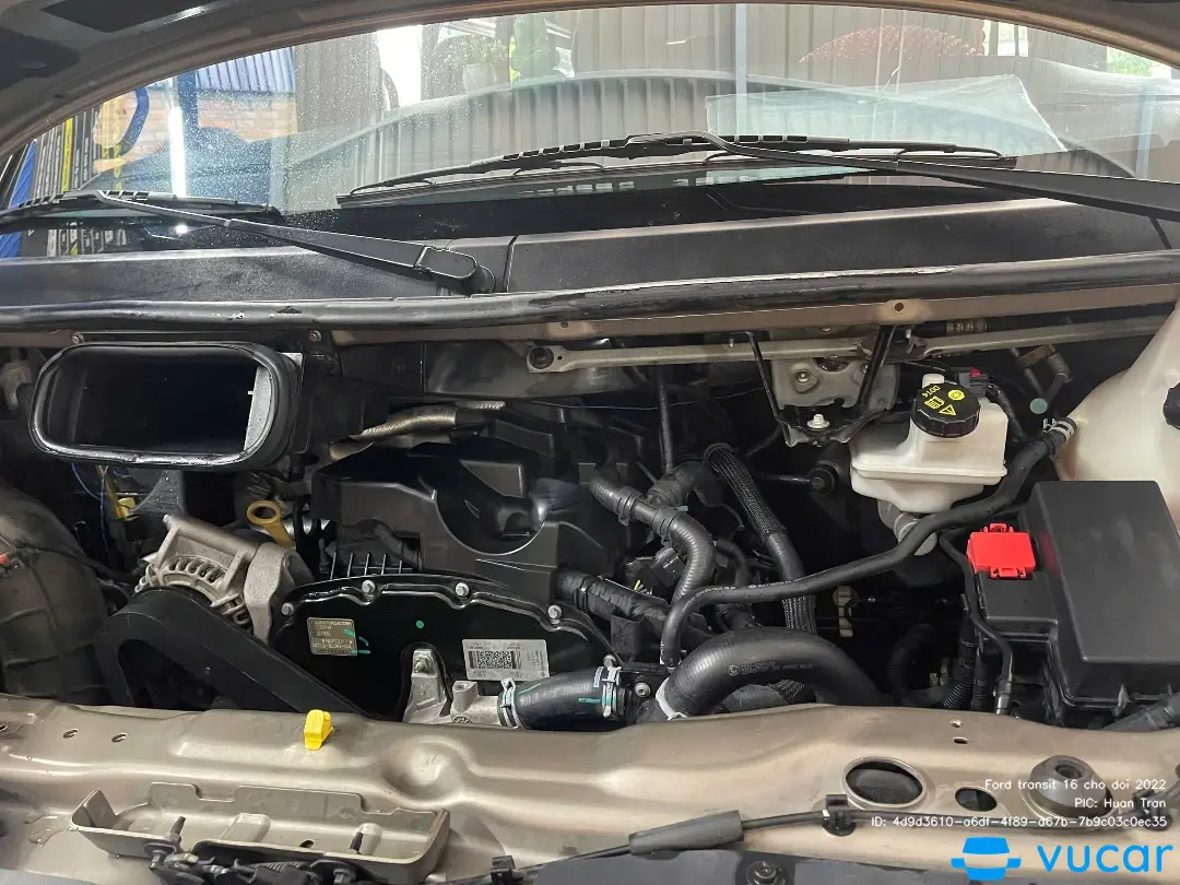 Ford transit 16 chổ doi 2022 - Khoang động cơ 9