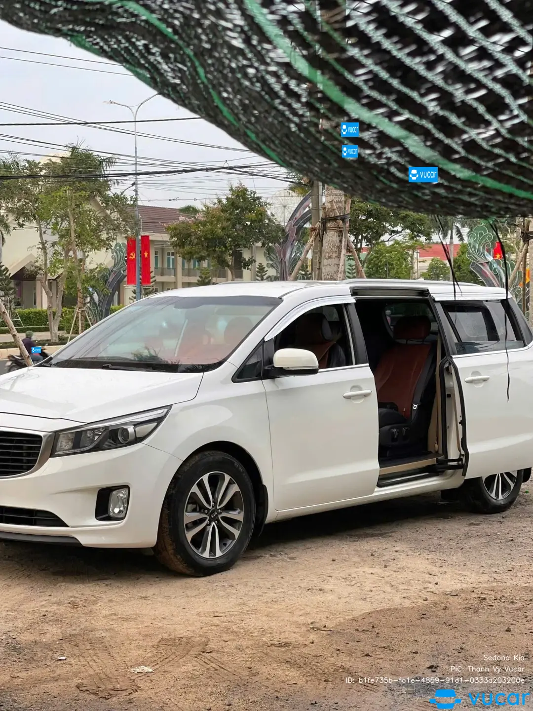 Sedona Kia - Ngoại thất 3