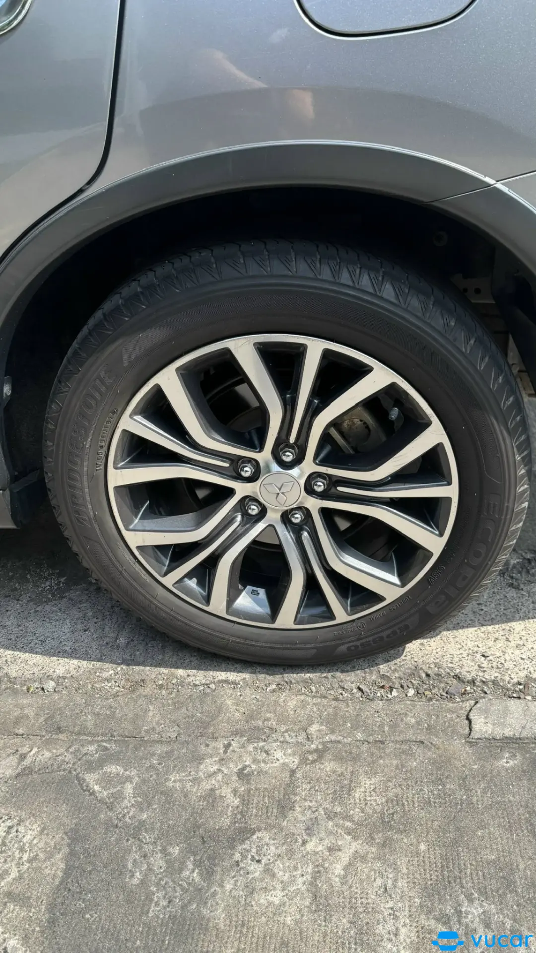 Mitsubishi Outlander 2.0 CVT 2019 - Ngoại thất 13