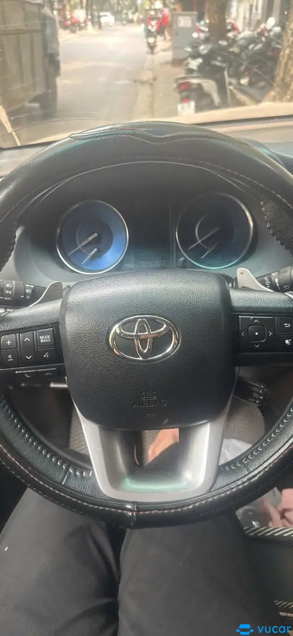 Toyota Fortuner 2.4L 4x2 AT 2022 - Nội thất 6