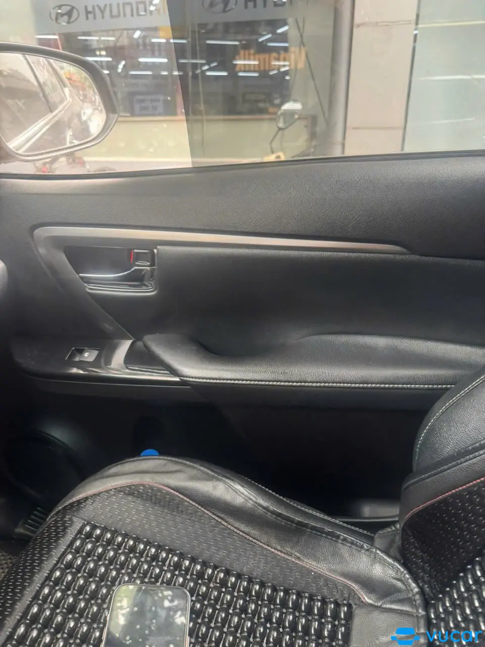 Toyota Fortuner 2.4L 4x2 AT 2022 - Nội thất 8