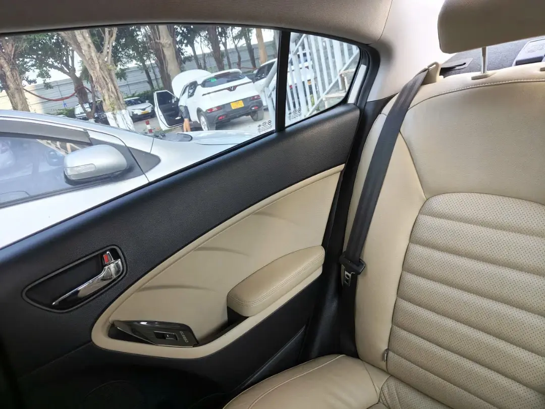 Kia Cerato 1.6 AT Deluxe 2018 - Nội thất 2