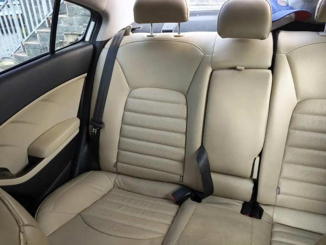 Kia Cerato 1.6 AT Deluxe 2018 - Nội thất 4