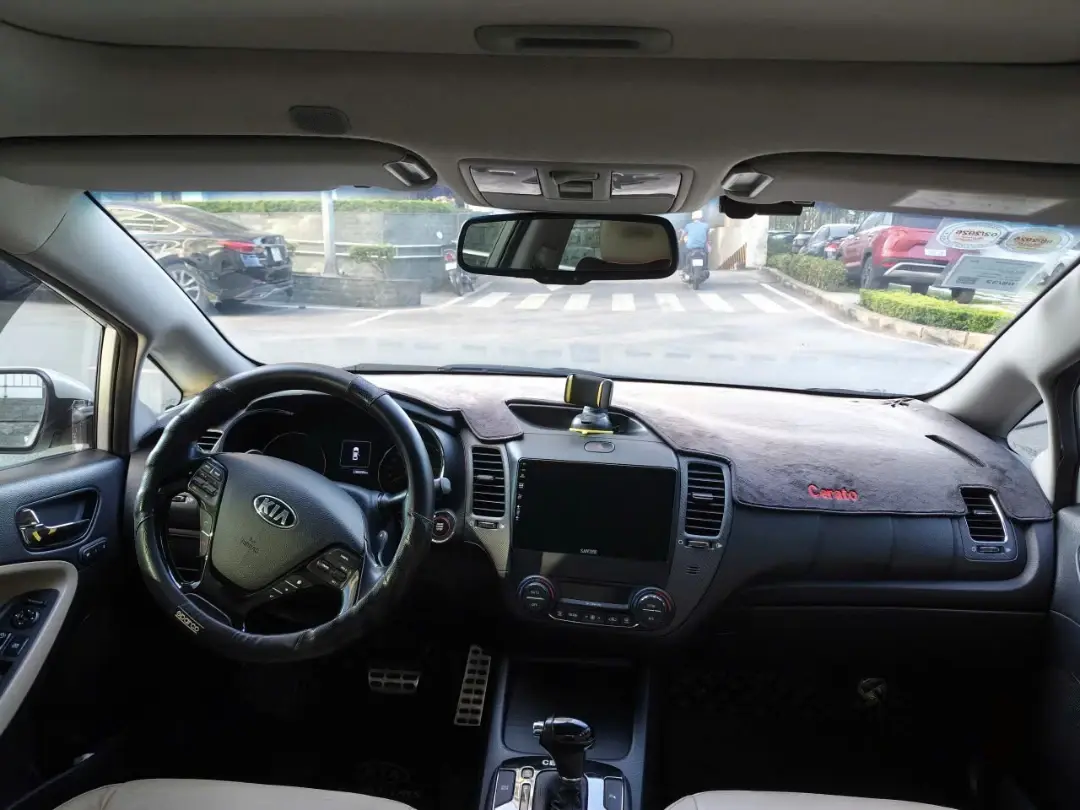 Kia Cerato 1.6 AT Deluxe 2018 - Nội thất 6