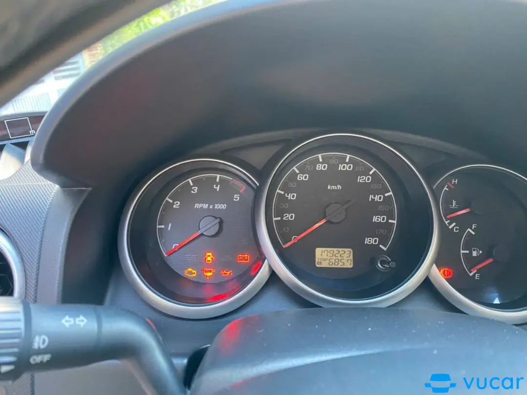 Ford Everest 2.5L 4x4 MT 2013 - Nội thất 1