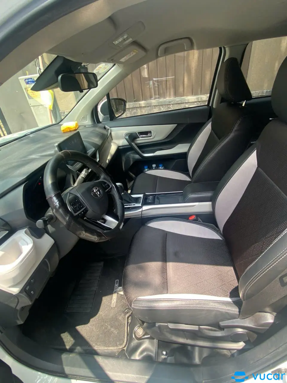 Toyota Veloz Cross Top 1.5 CVT 2022 - Nội thất 6