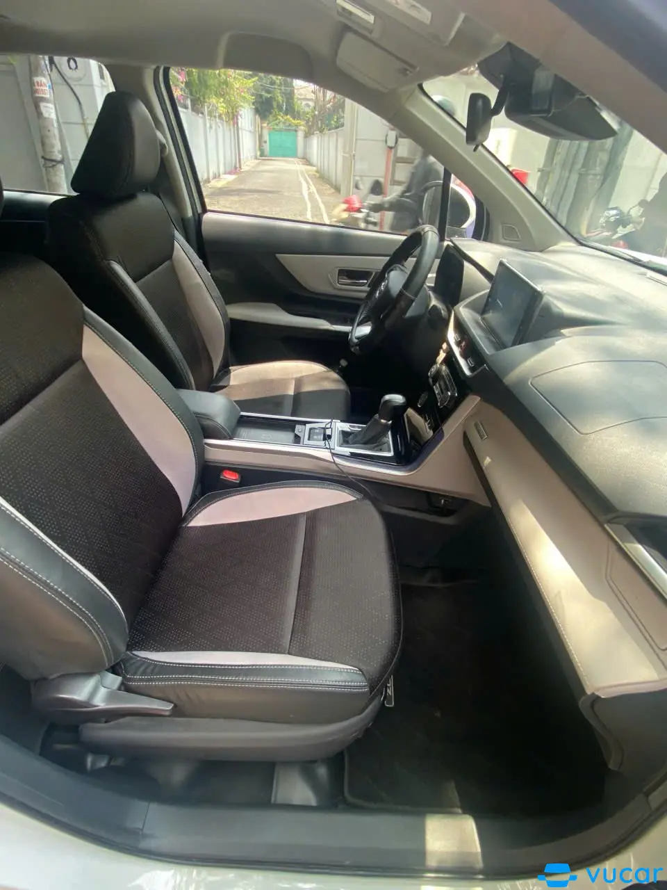 Toyota Veloz Cross Top 1.5 CVT 2022 - Nội thất 5