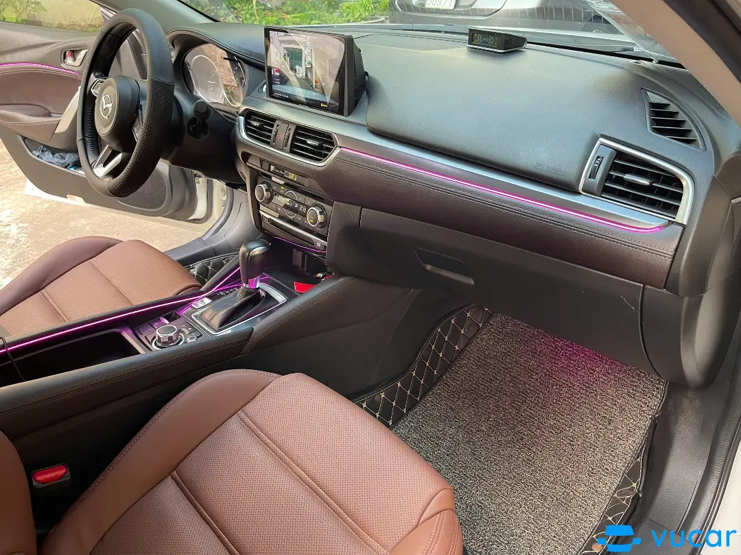 Mazda 6 Luxury 2.0 AT 2019 - Nội thất 5